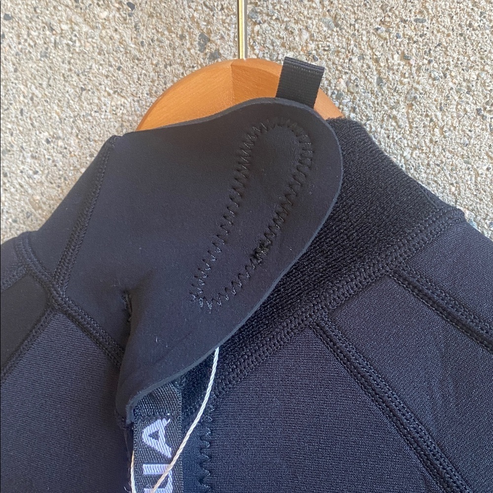 Kids Aunua 3mm Shorty Wetsuit Sz 10 - Picture 8 of 12